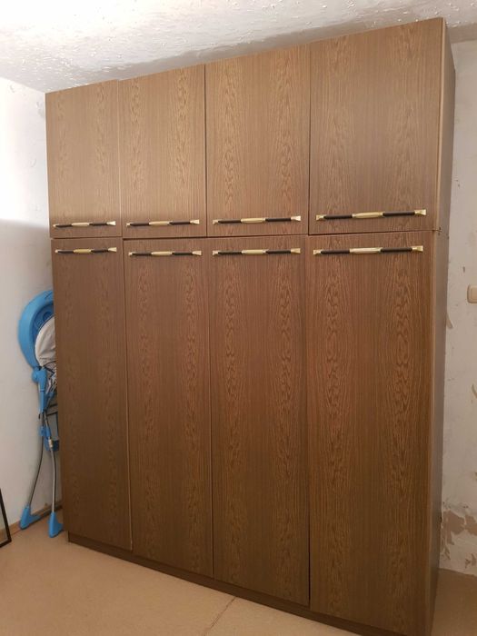 Четирикрилен гардероб с надстройка