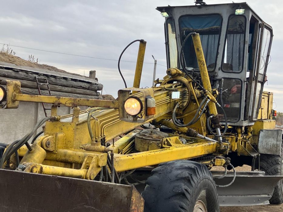Продам автогрейдер