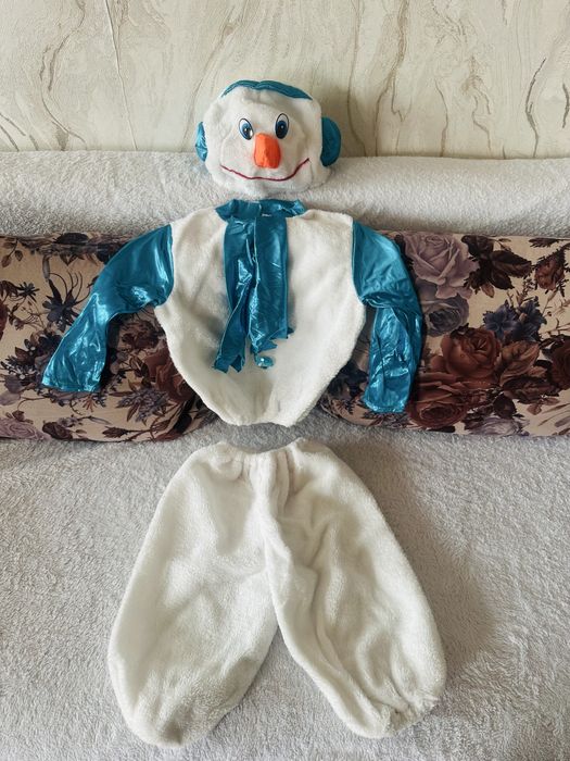 Продам комтюмы карновальные