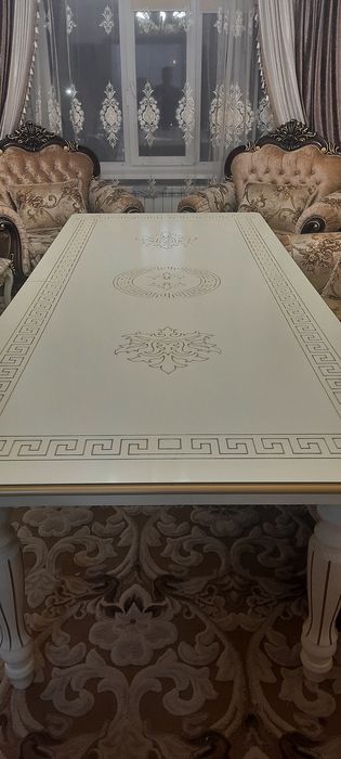 Стол и стулья продам