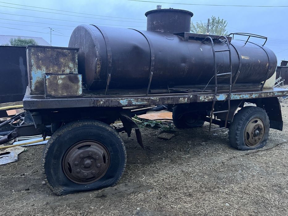 Цистерна на калесах