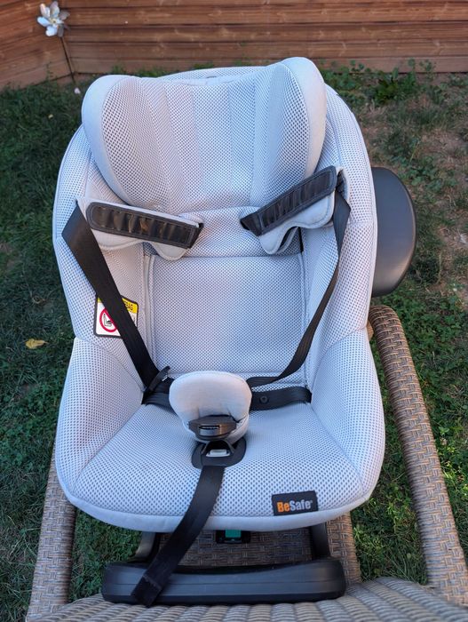 Scaun Auto BeSafe Stretch Mesh – Rear-Facing până la 7 Ani / 36 kg (Stare Excelentă)