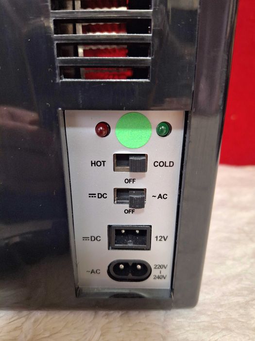 menaj Mini frigider cooler heater auto la 12 si 220V 58W max hot cold