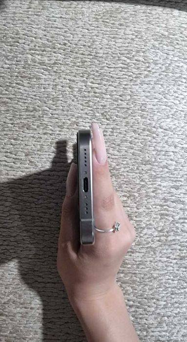 Продам IPhone 15 pro б/у