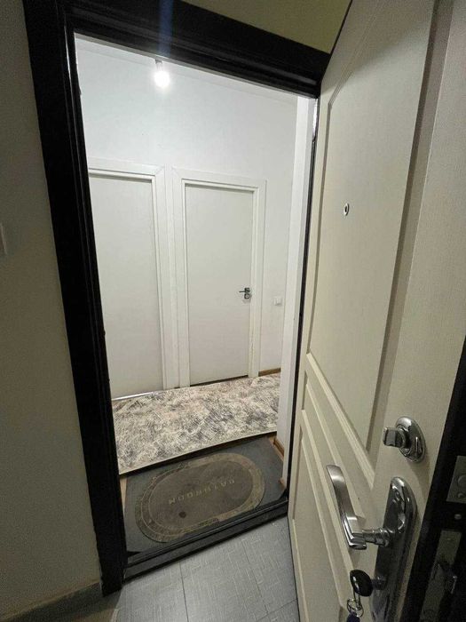 Чирчик шаҳри 2 микрорайонда 2 хонали квартира сотилади.