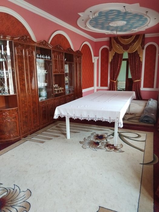 Стол гостиной белый