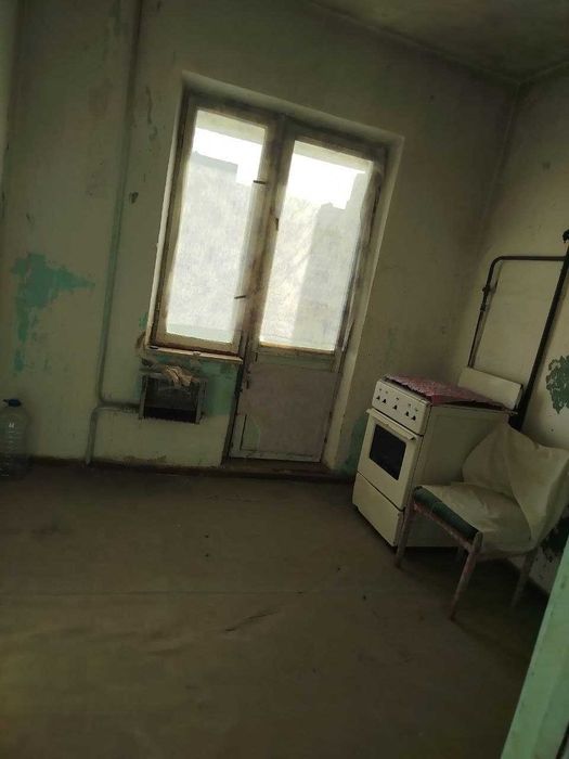 4х комнатная квартира без ремонта на районе Супера