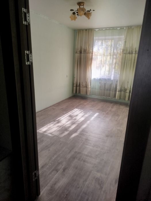 продам 4 ком. квартиру