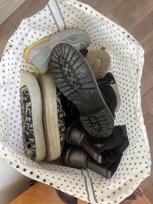 Отдам даром детские вещи