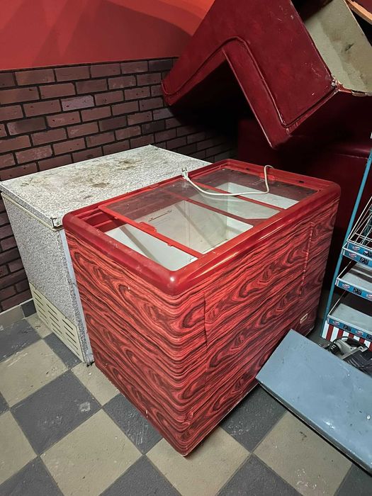 Vând lăzi frigorifice și echipamente de brutărie