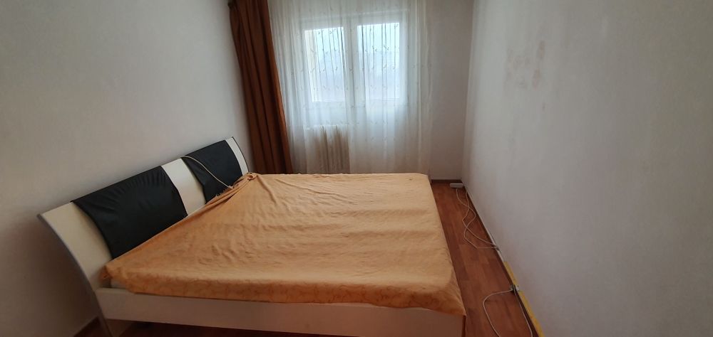 Vând apartament 3 camere semidecomandat șoseaua Vergului,