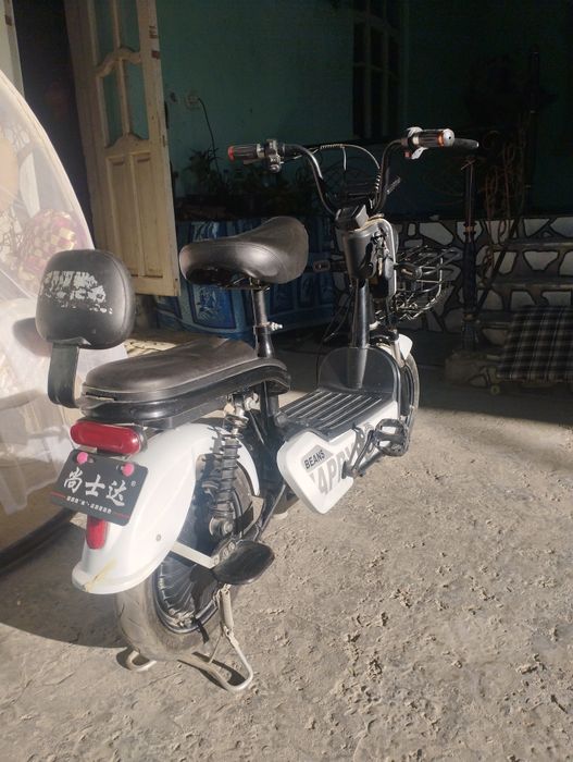 Электро скутер сотилади холати яхши Бир йил минилган хамма жойи соз ке