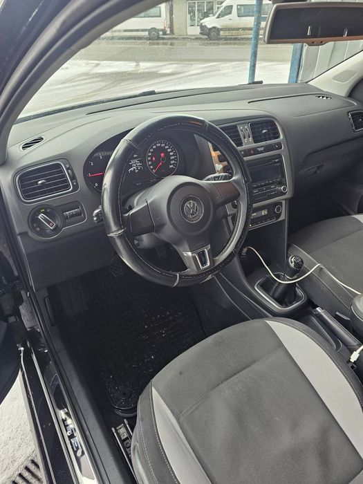 Vand Pollo 2014
Pret 5300 e,detalii la