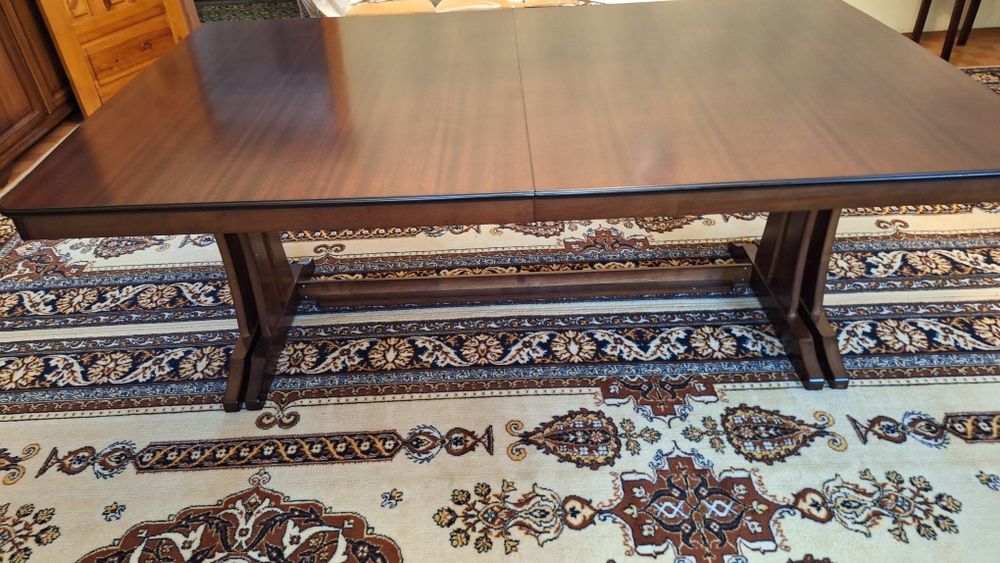 Продам стол длинный