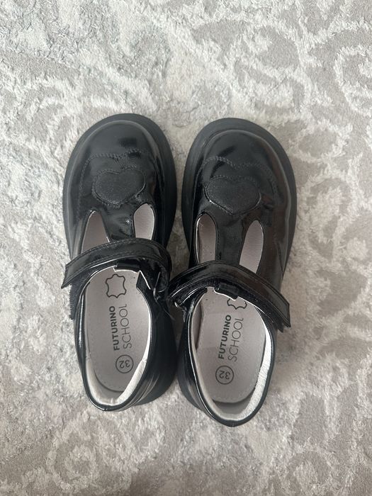 Продам туфли на девочку