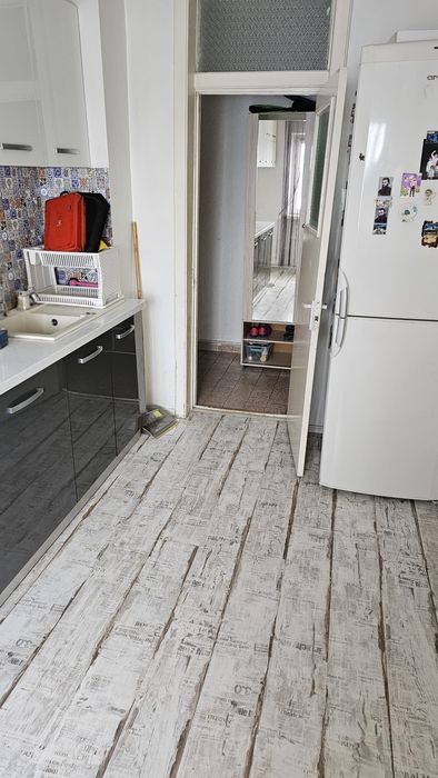 De vânzare apartament  4 camere