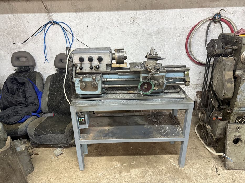 Токарный стонок токарный стонок.