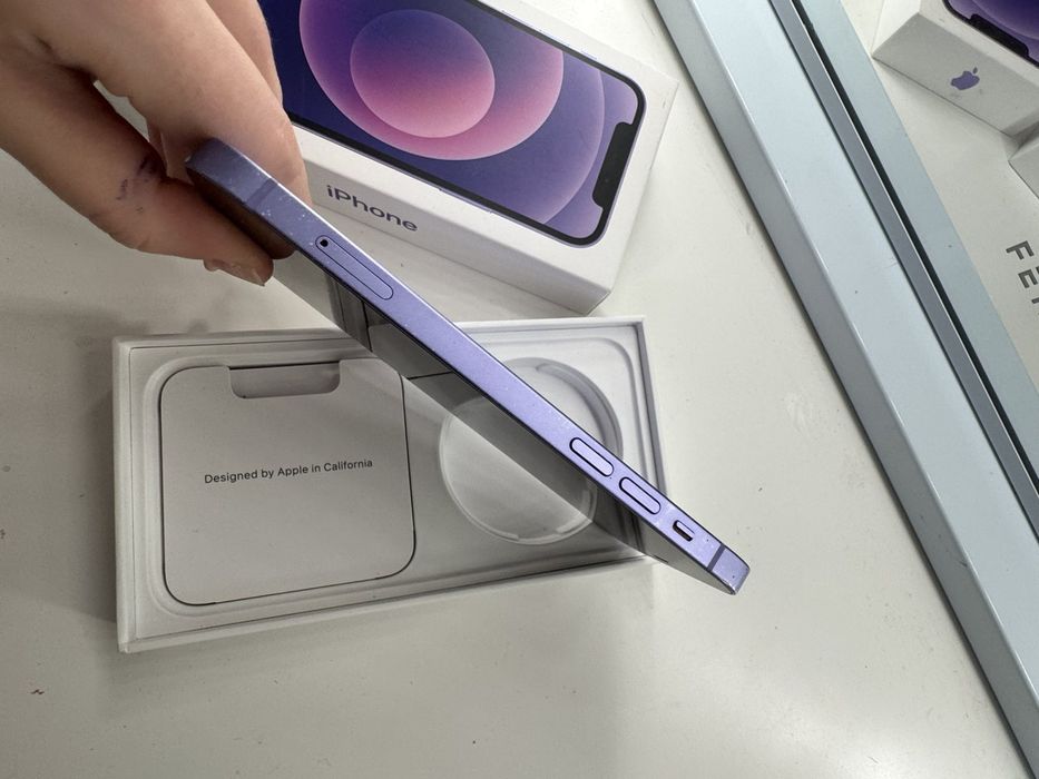 iPhone 12 64 гб с гаранция