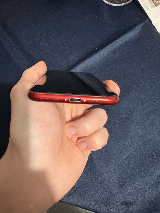 iPhone 8 product red