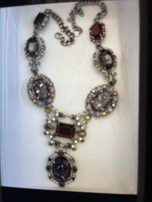 Colier   superb, versatil