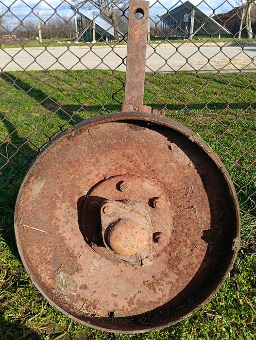 Опорно колело за плуг