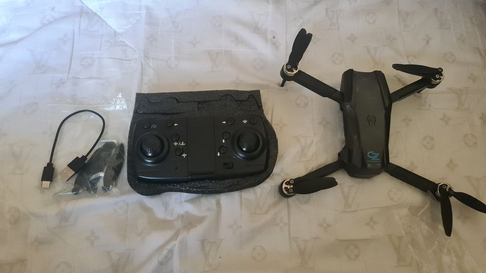 Eachine E99. Дрон с двумя камерами