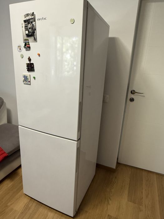 Combina frigorifica Arctic AK60340NF+,No Frost, 302 l, H 175.4, Clasa A+, Alb