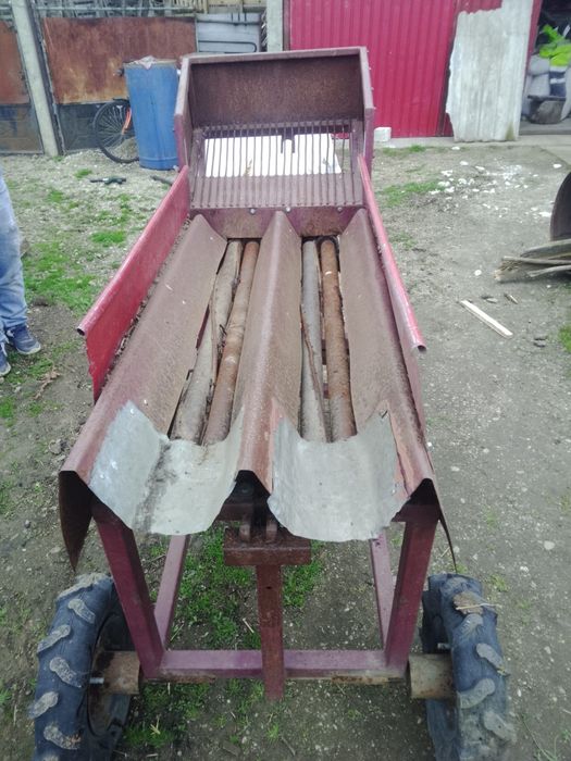 Mașină codit ceapă.