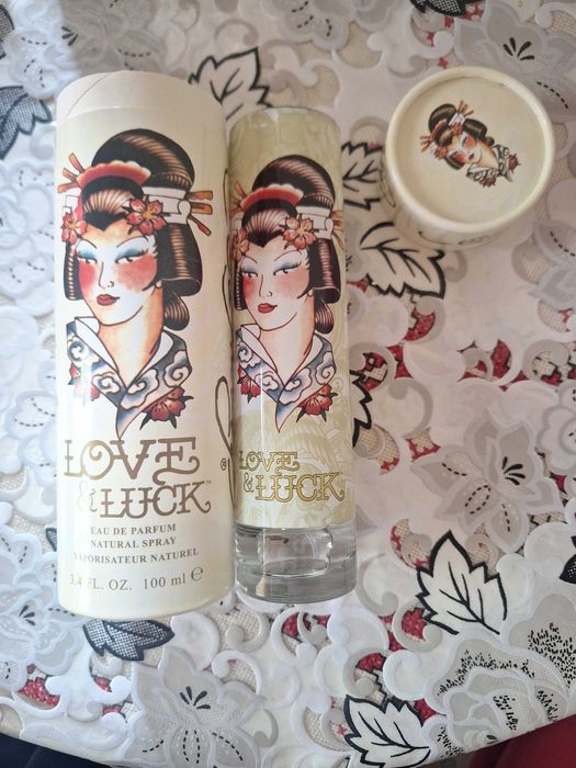 Продавам парфюми