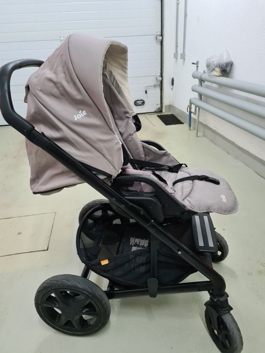 Детска коляска Joie