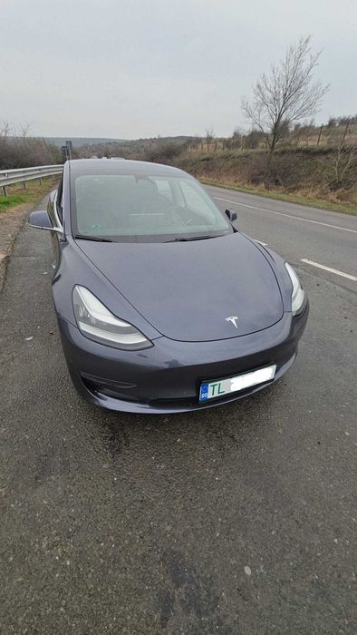 vand/schimb TESLA MODEL 3