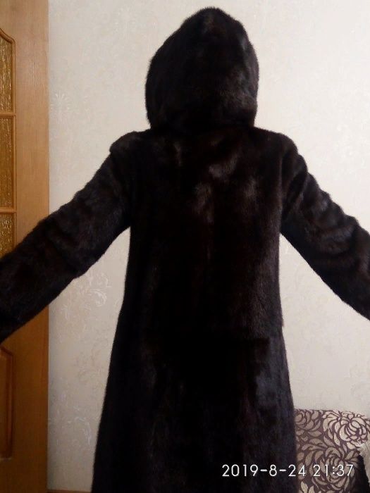 Продам норковую шубу