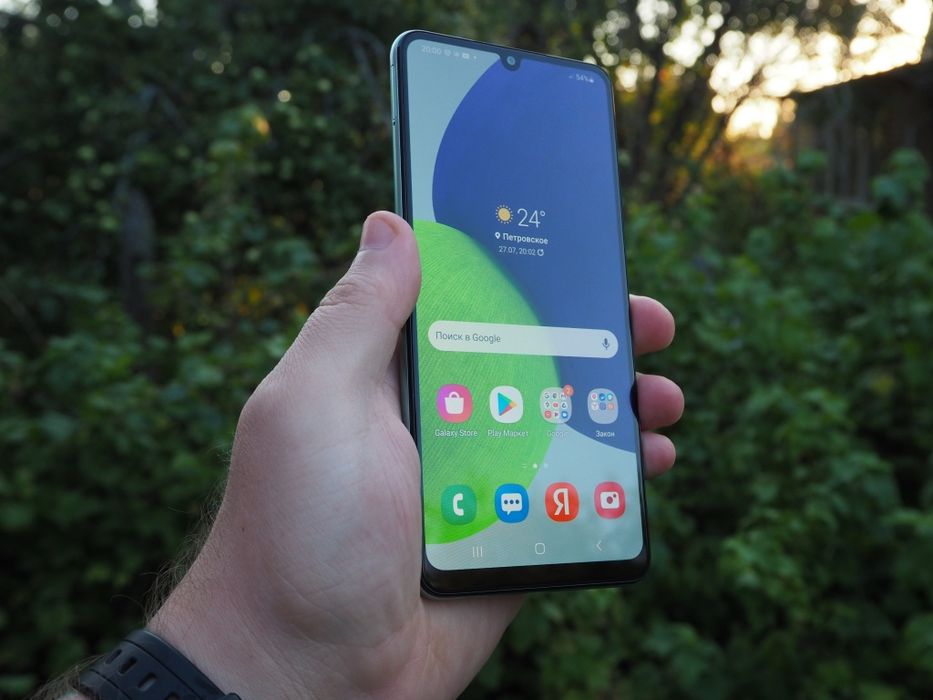 IPhone мини. Samsung a15. 6/128гб