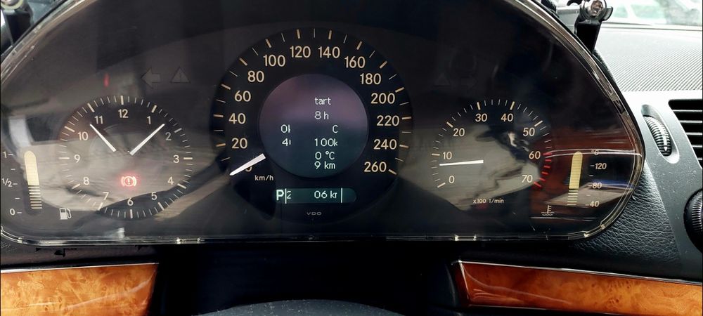 Километраж, дебитомер, радио и странични духалки от Мерцедес Е калса W