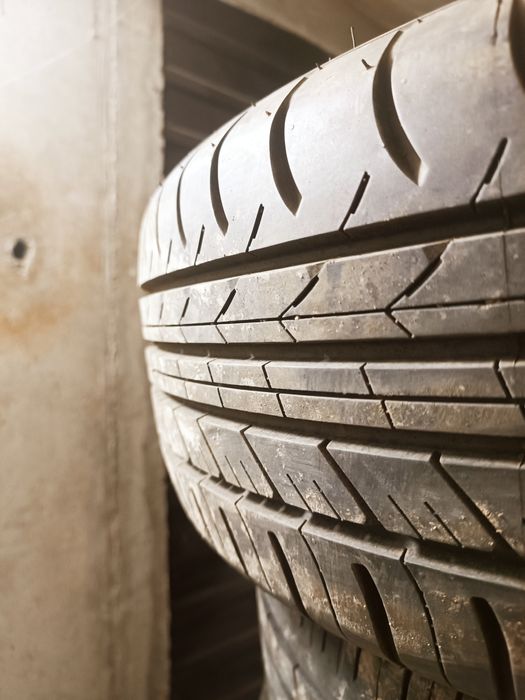 Одна шина в отличном состоянии