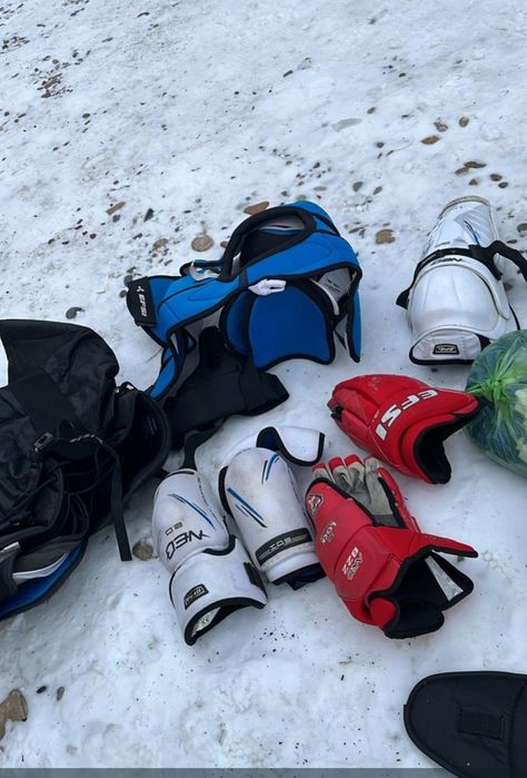 Продам хоккейный форму