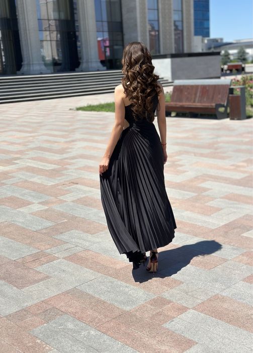 Платье ассиметрия черное