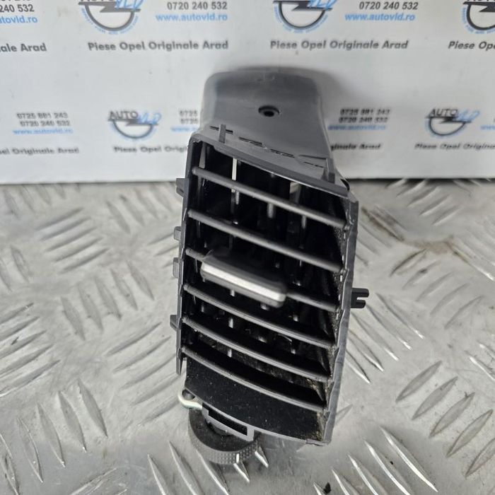 Grile ventilatie stanga mijloc Opel Zafira B Facelift