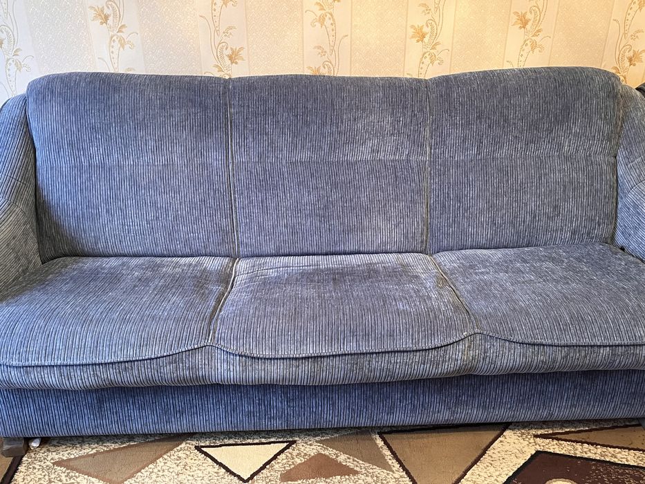 Продам диван с креслами