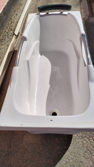 Ванная с подголовником