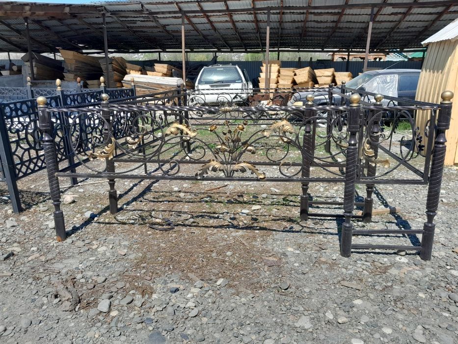 Памятники и оградки