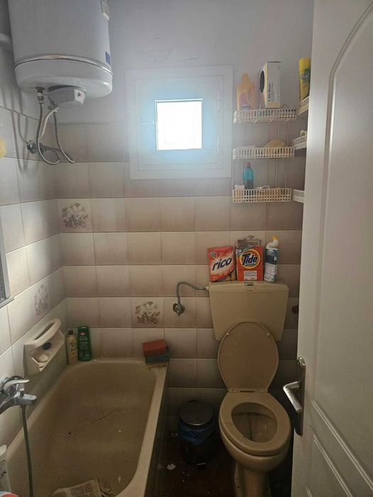 Къща с дворно място в Аспровалта, Гърция