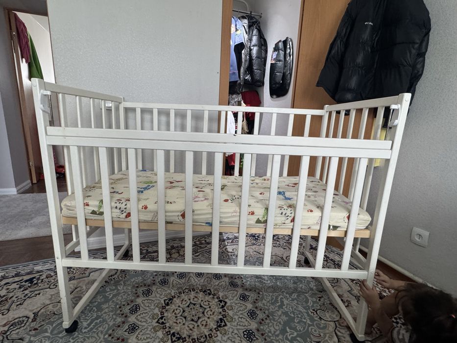 Продам детскую кроватку