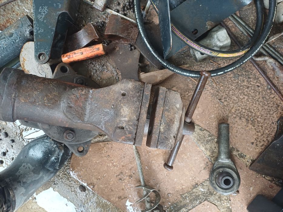 Тиски железный советский