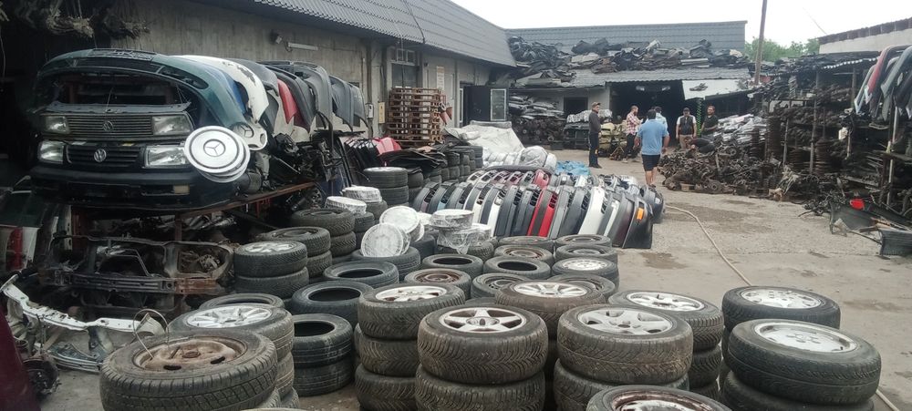 Авто разбор привозные запчасти оригинал.