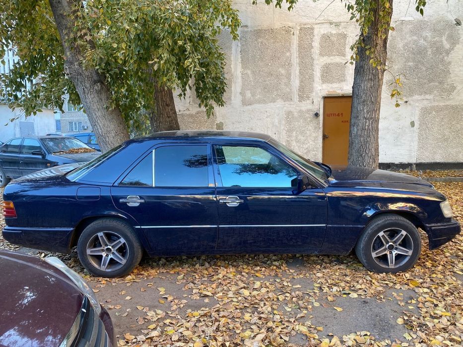 Продам mercedes e200 w124
