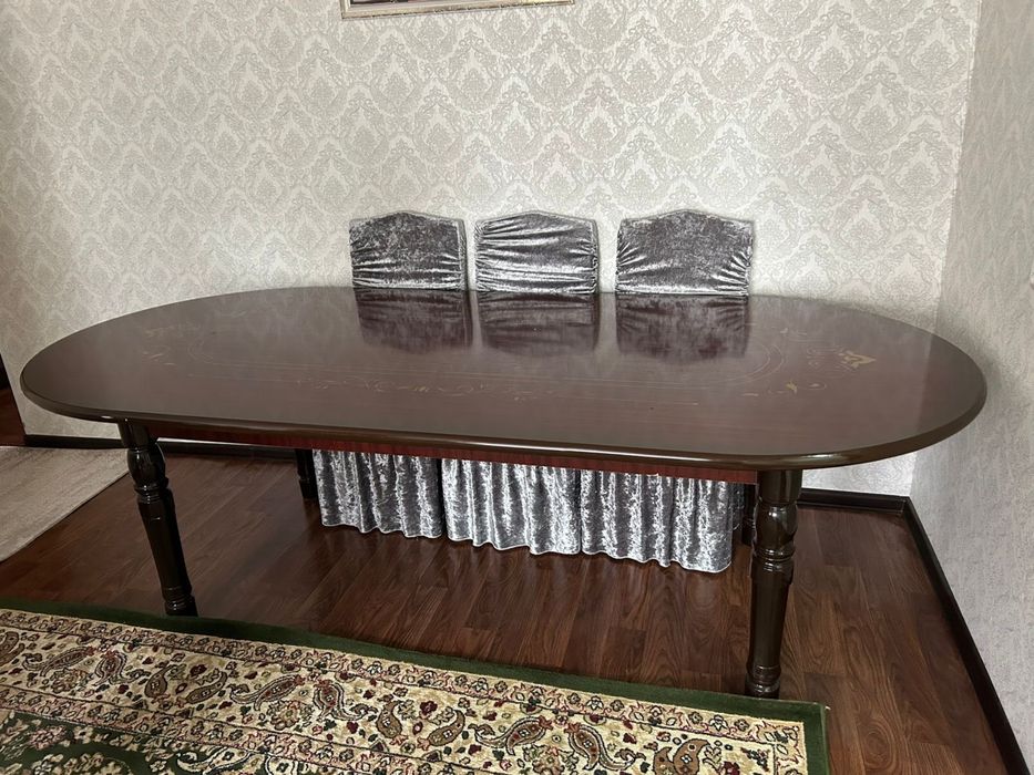 Продается овальный стол