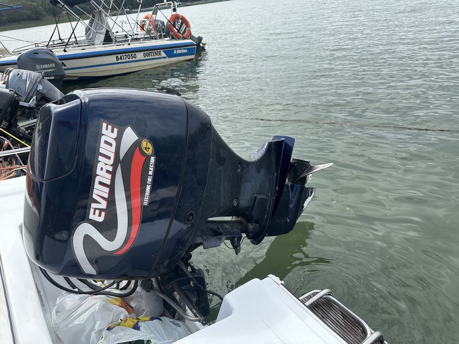 Barca open 5m cu 2 latime motor 70cp