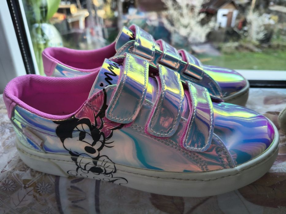 Adidași Mickey model holografic