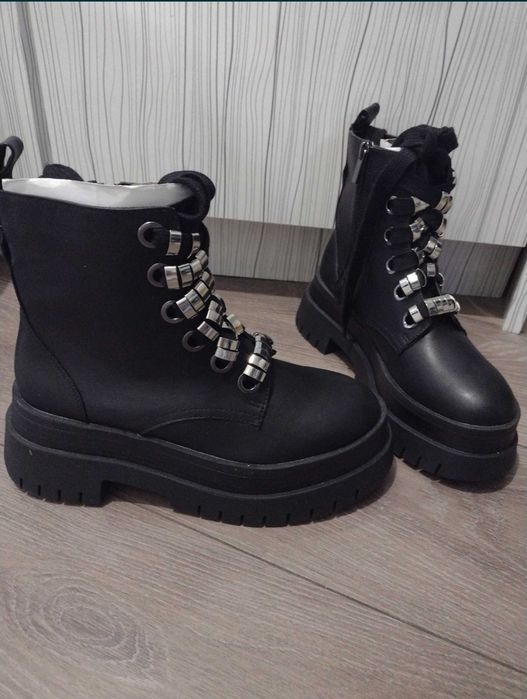 Дамски боти Бершка